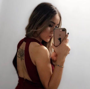 Meet your Posher, Valeria